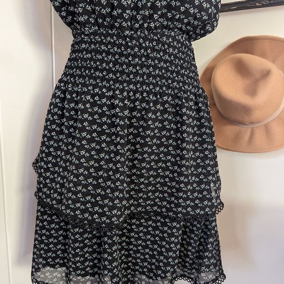 Aqua Flutter Sleeve Tiered Smocked Waist Black Floral Dress sz XS EUC - Picture 5 of 12